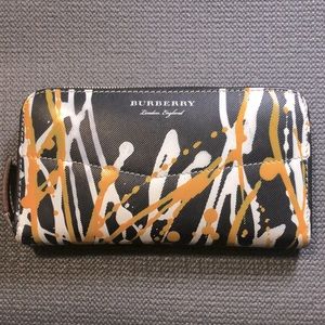 Burberry Long Zip Wallet